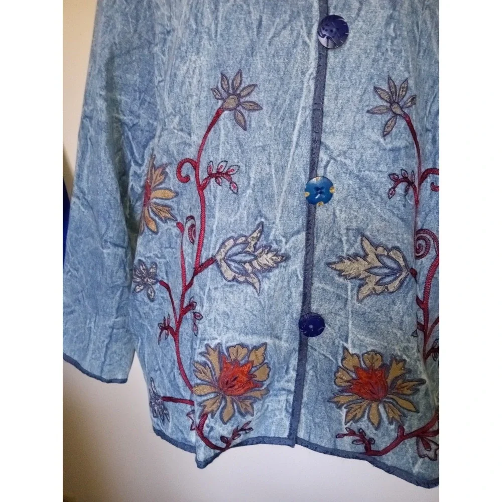 Vintage Acid Wash‎ Denim Floral Embroidered Button Front Jacket Light Blue Boho